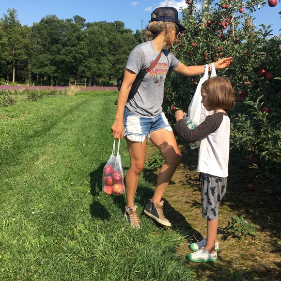 Meet your Posher, Abigail + Noah, welcome!🗯 - Picture 2 of 16